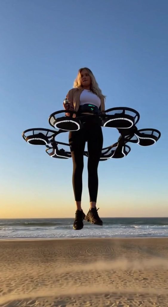 Un drone monté à la taille qui vous permet littéralement de voler… Le futur vient de devenir weara