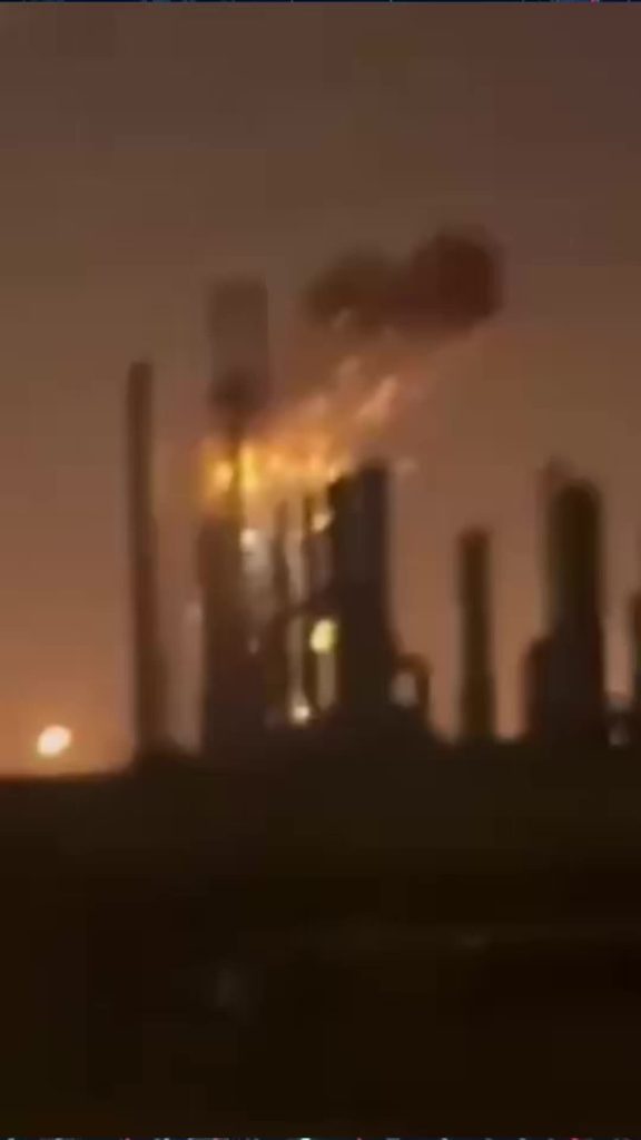 Des frappes de drones iraniens auraient ciblé des infrastructures énergétiques au Koweït,