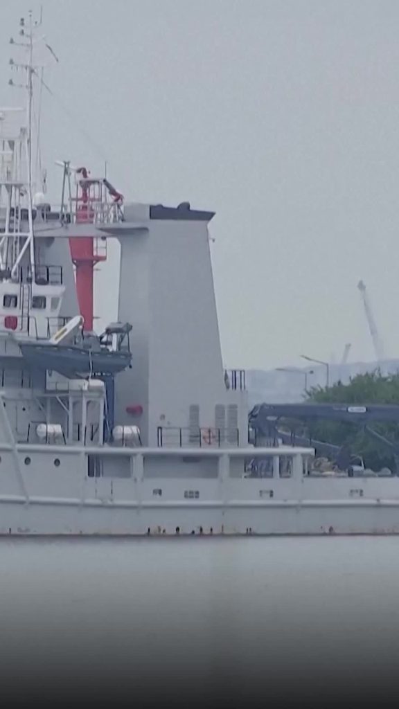 Explosion d'un drone marin en Roumanie: les images tournées dans le port de Con