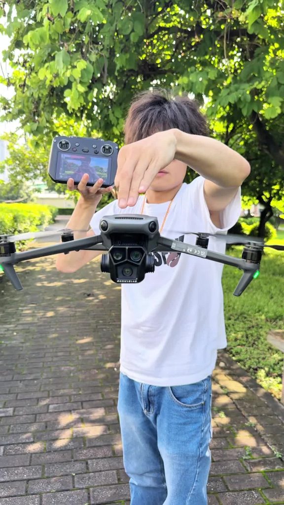 Cette promotion dure 9 jours. Je recommande vivement ce drone équipé d’une télé