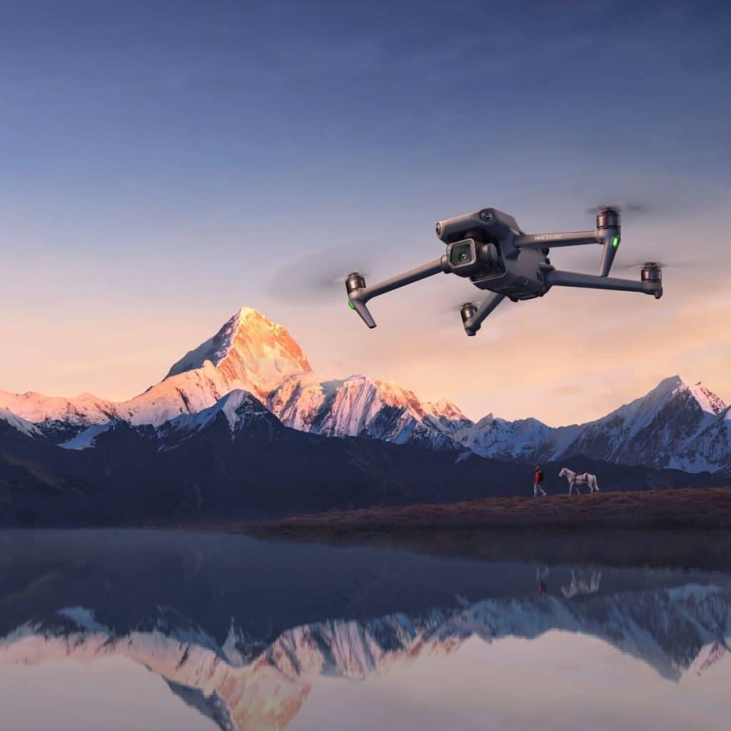 Pinterest DJI Mavic 3 Classic : il perd son zoom, mais gagne le marquage CE